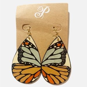 New-never worn Plunder Butterfly 🦋 Earrings